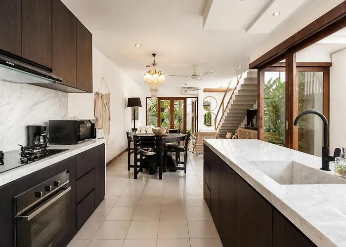 Superb 2br Centre Brawah 300m To 別荘 *
