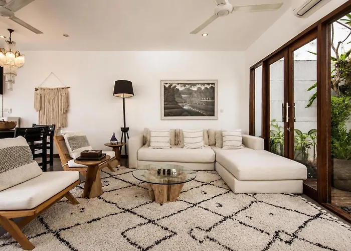 Superb 2br Centre Brawah 300m To
