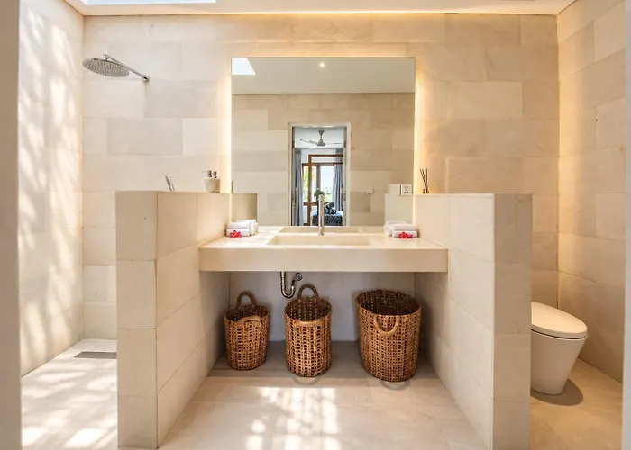 Exquisite 2br Villas, Brawah, 300m To