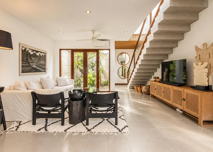 Exquisite 2br Villas, Brawah, 300m To