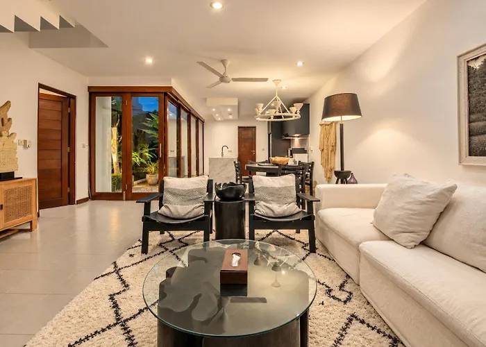 Ferienhaus Exquisite 2br Villas, Brawah, 300m To *