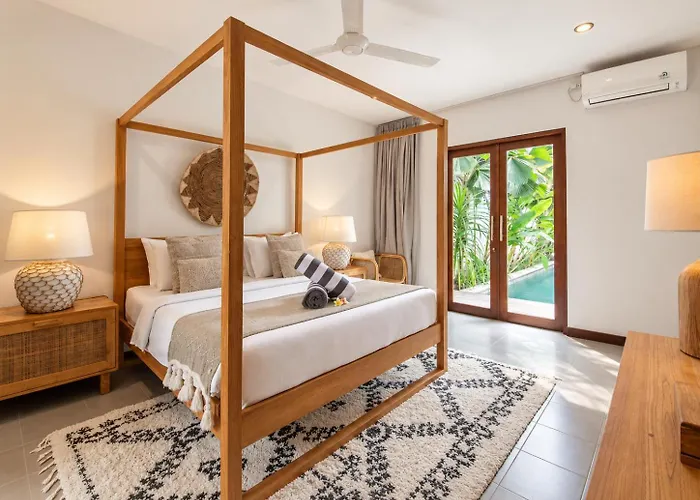 Exquisite 2br Villas, Brawah, 300m To