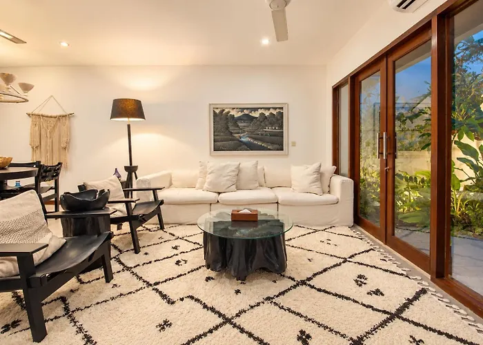 Ferienhaus Exquisite 2br Villas, Brawah, 300m To *